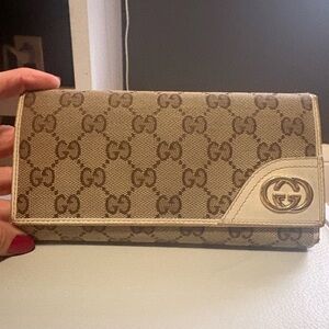 Gucci Cream and Brown Logo Wallet